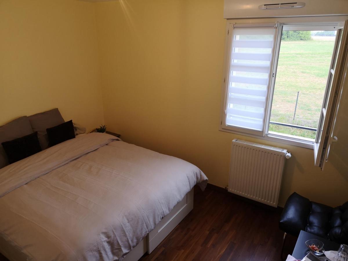 Bienvenus Chez Eric A Montevrain Apartment ภายนอก รูปภาพ
