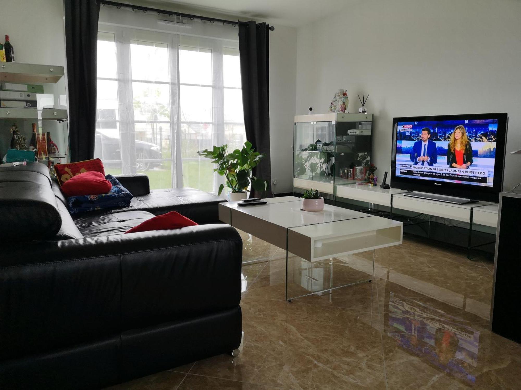 Bienvenus Chez Eric A Montevrain Apartment ภายนอก รูปภาพ